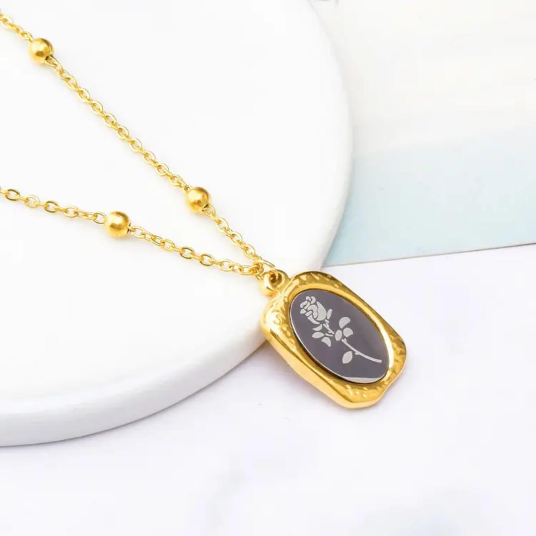 Golden Bloom Pendant✨️