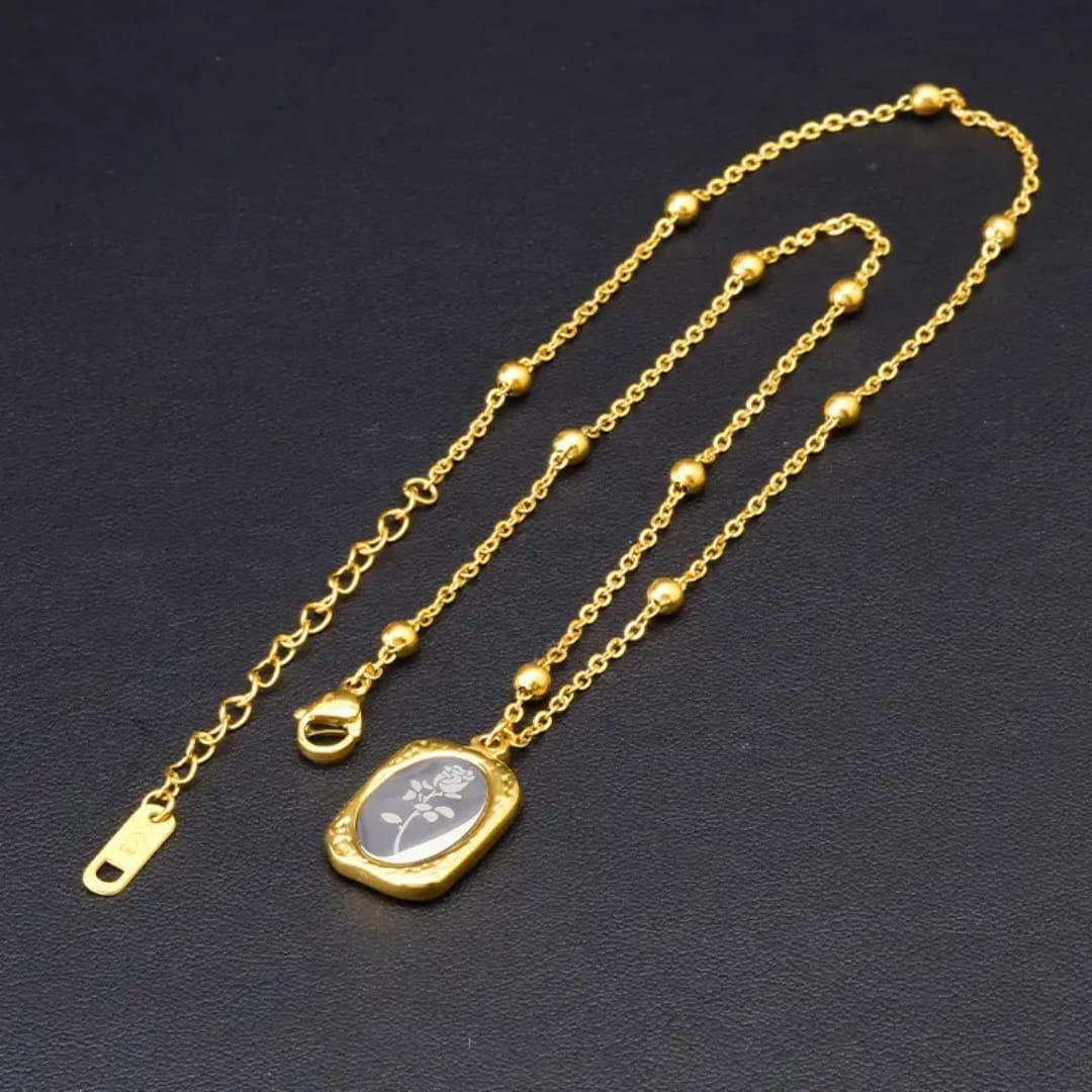 Golden Bloom Pendant✨️