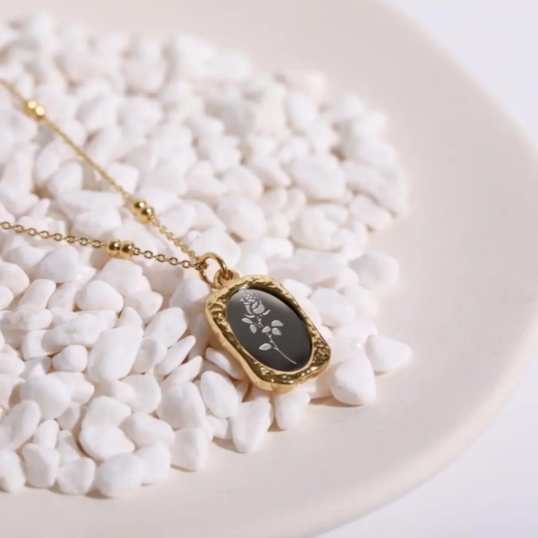 Golden Bloom Pendant✨️