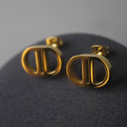 Aureum Studs.