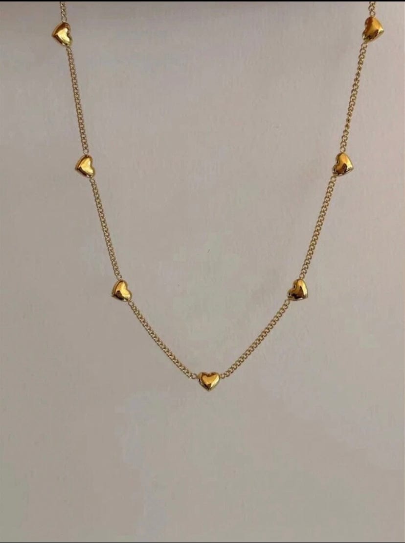 tiny heart nacklece