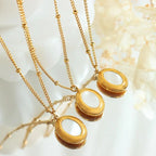 Oval Necklace.